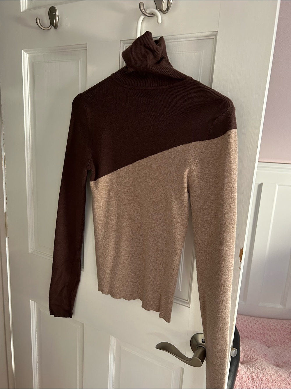 Diagonal Colorblock Turtleneck Sweater - Brown & Beige - Picture 1 of 1